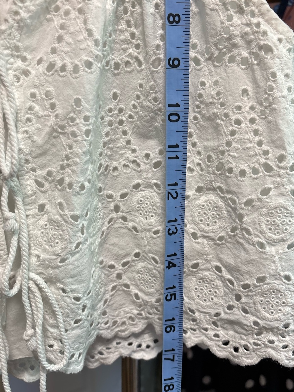 White eyelet tie front cropped vest, Kirious size small - Picture 10 of 10